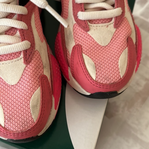Women’s size 6 puma tennis shoes - Picture 2 of 6